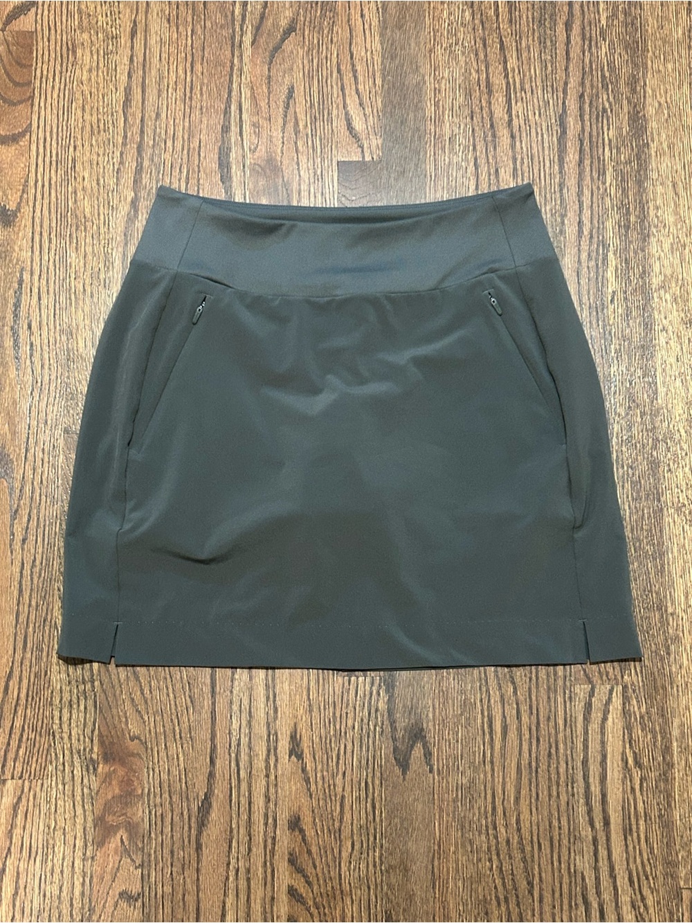 Athleta Soho Skort Size 0 Dark Olive Green Stretch Golf Tennis Travel Skirt